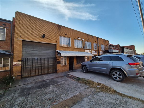 550 m² Industrial space 550 m² Industrial space