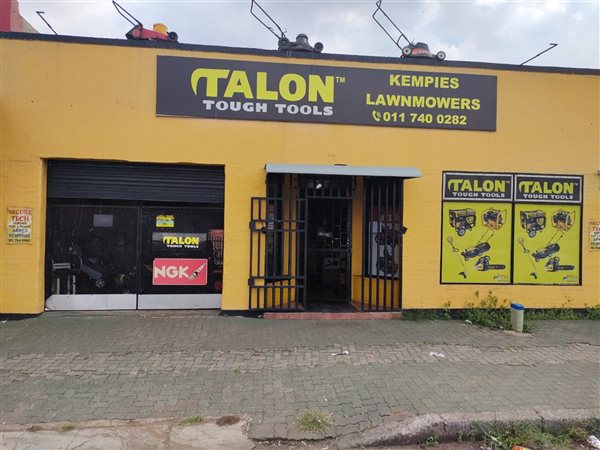 600  m² Commercial space in Dalview