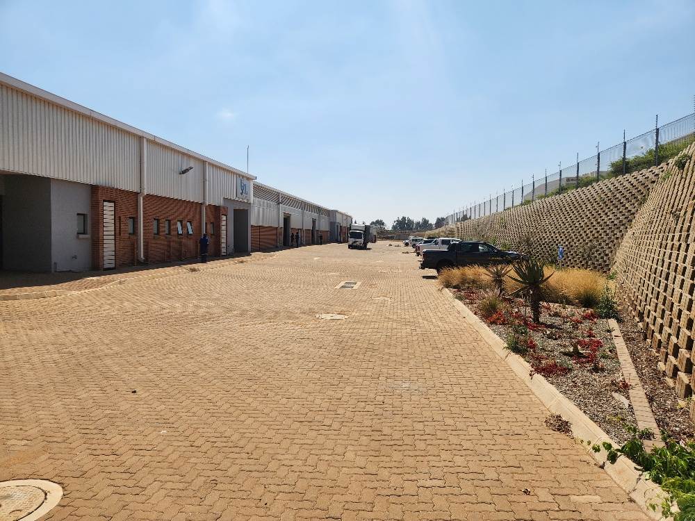 676  m² Industrial space in Olifantsfontein photo number 19