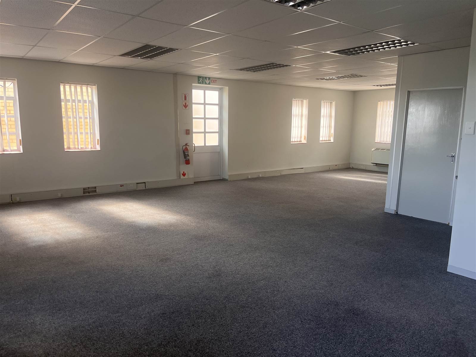 198  m² Commercial space in Greenacres photo number 8