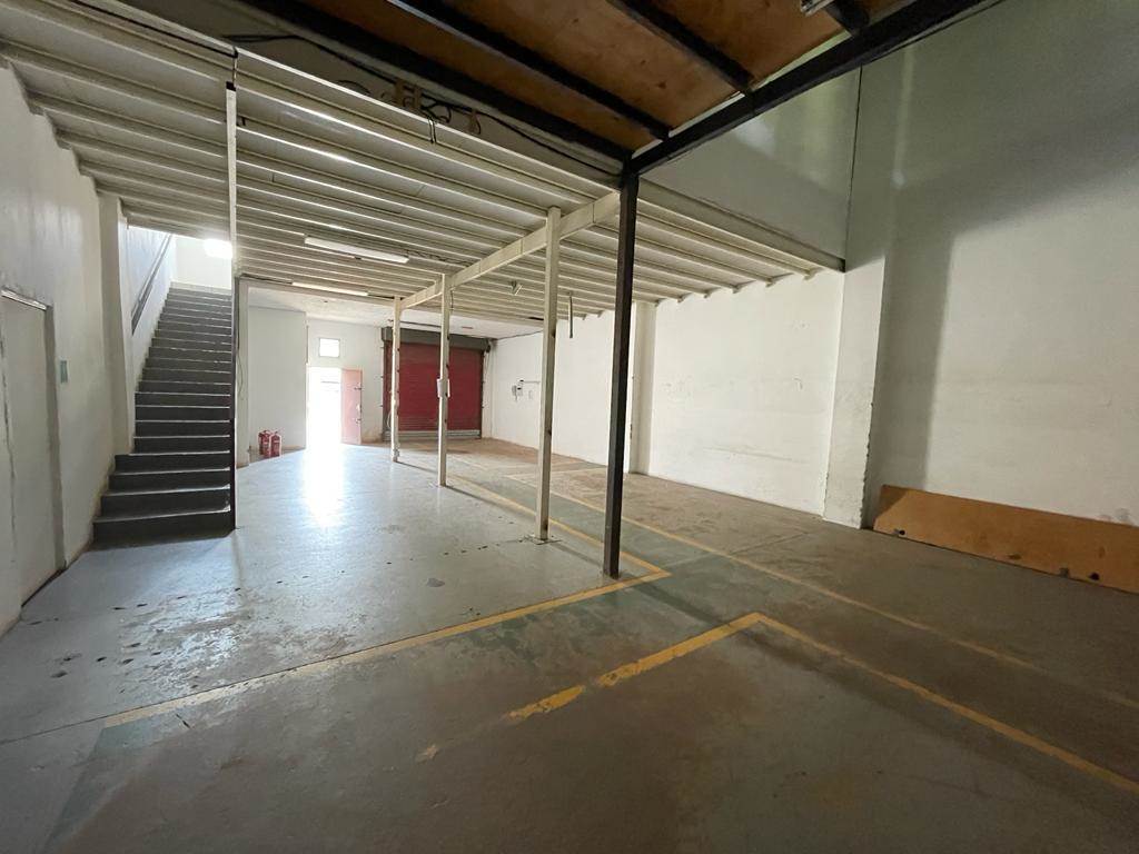 311  m² Industrial space in Fontainebleau photo number 5