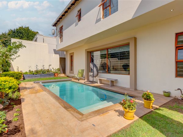 4 Bedroom House 4 Bedroom House