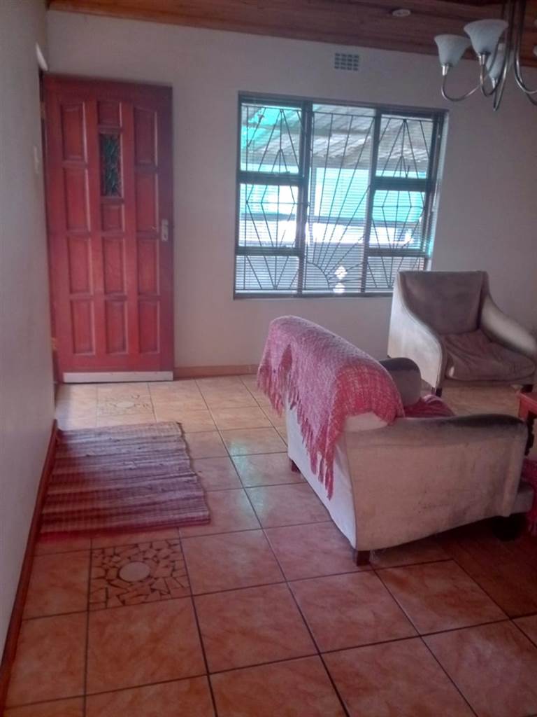 3 Bed House in Harare photo number 7