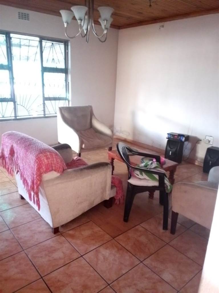 3 Bed House in Harare photo number 8