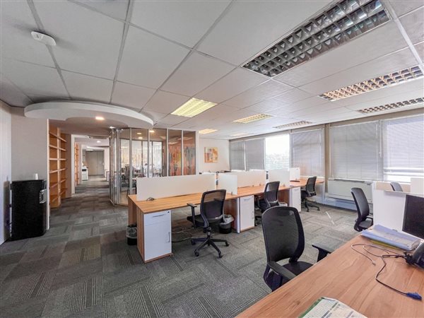 611  m² Office Space