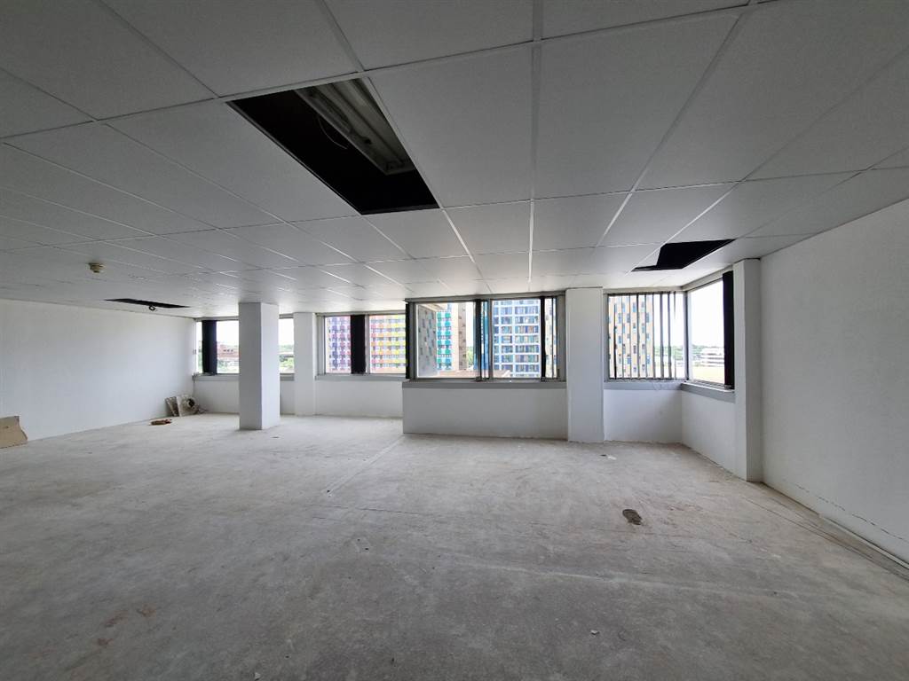 154  m² Commercial space in Hatfield photo number 11