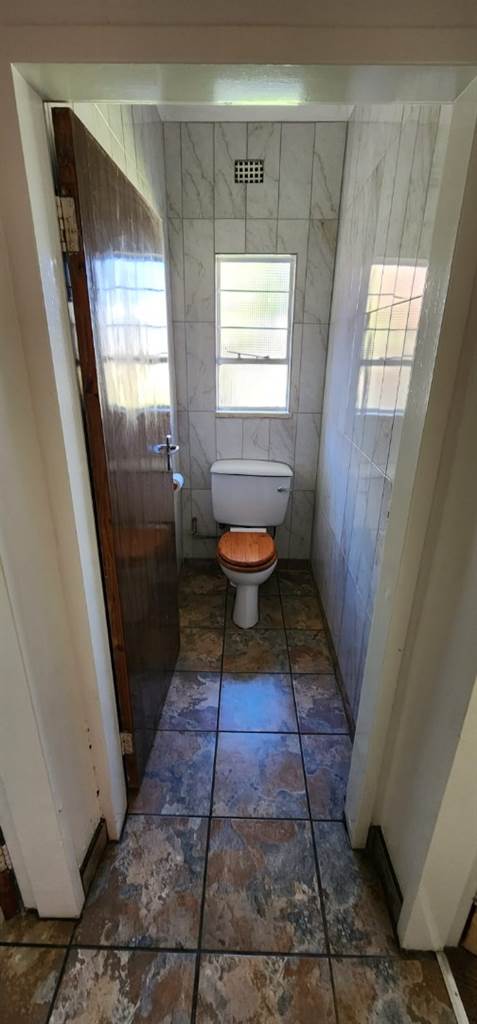 5 Bed House in Ventersdorp photo number 19