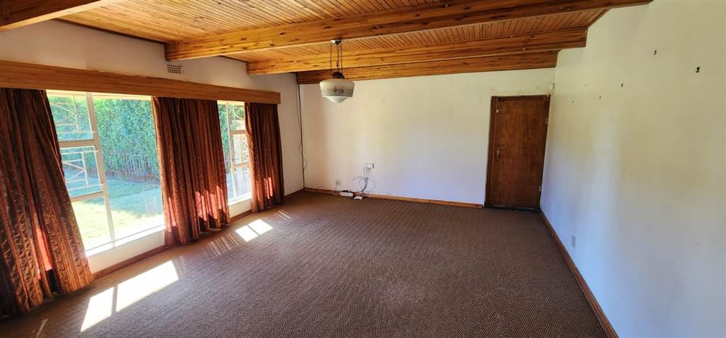 5 Bed House in Ventersdorp photo number 6