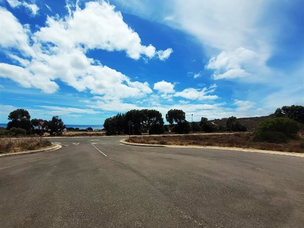 676 m² Land available in St Helena Views