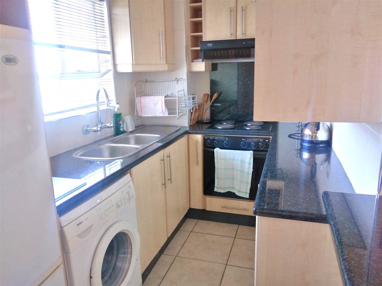 2.5 Bed Flat in Essenwood photo number 8