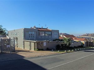 2 Bed Townhouse in Oakdene