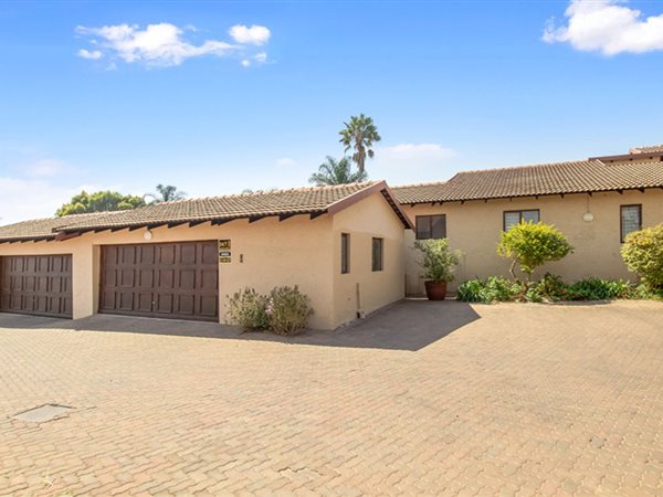 4 Bed Townhouse in Fourways
