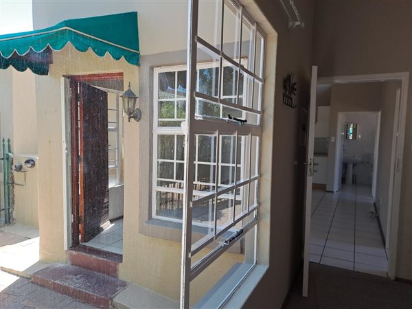 3 Bed Townhouse in Meyersdal