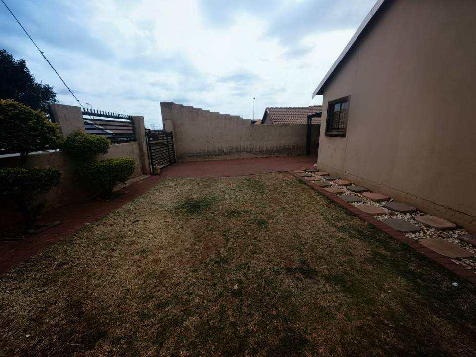 2 Bed House in Mamelodi photo number 10