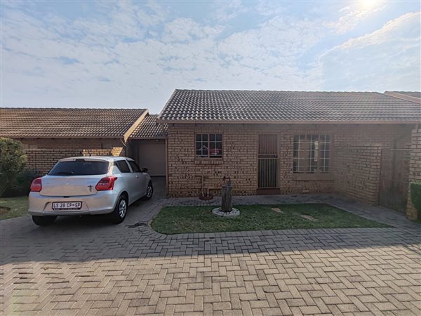 2 Bedroom Townhouse 2 Bedroom Townhouse
