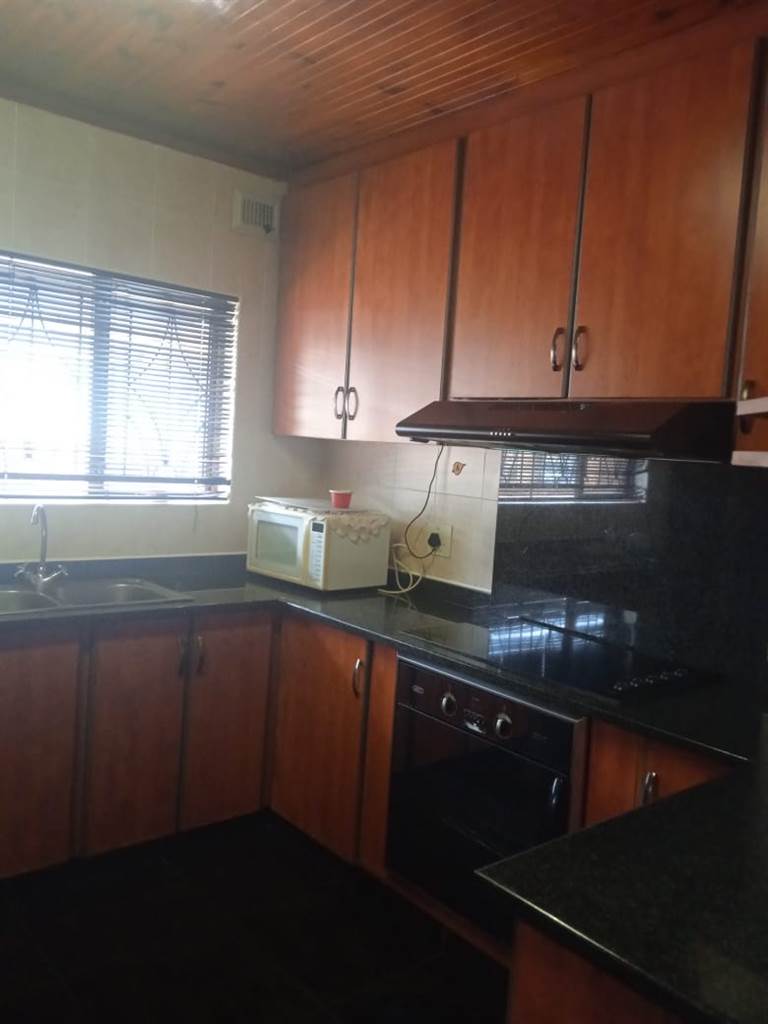4 Bed House in Tongaat Central photo number 4