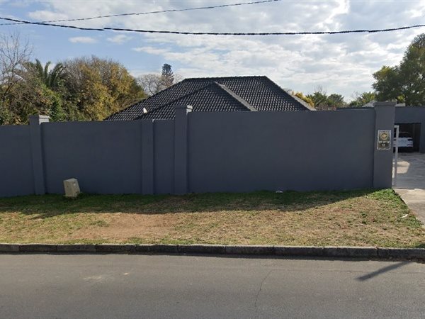 4 Bedroom House 4 Bedroom House