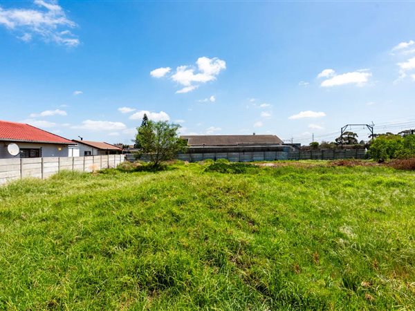 568 m² Land