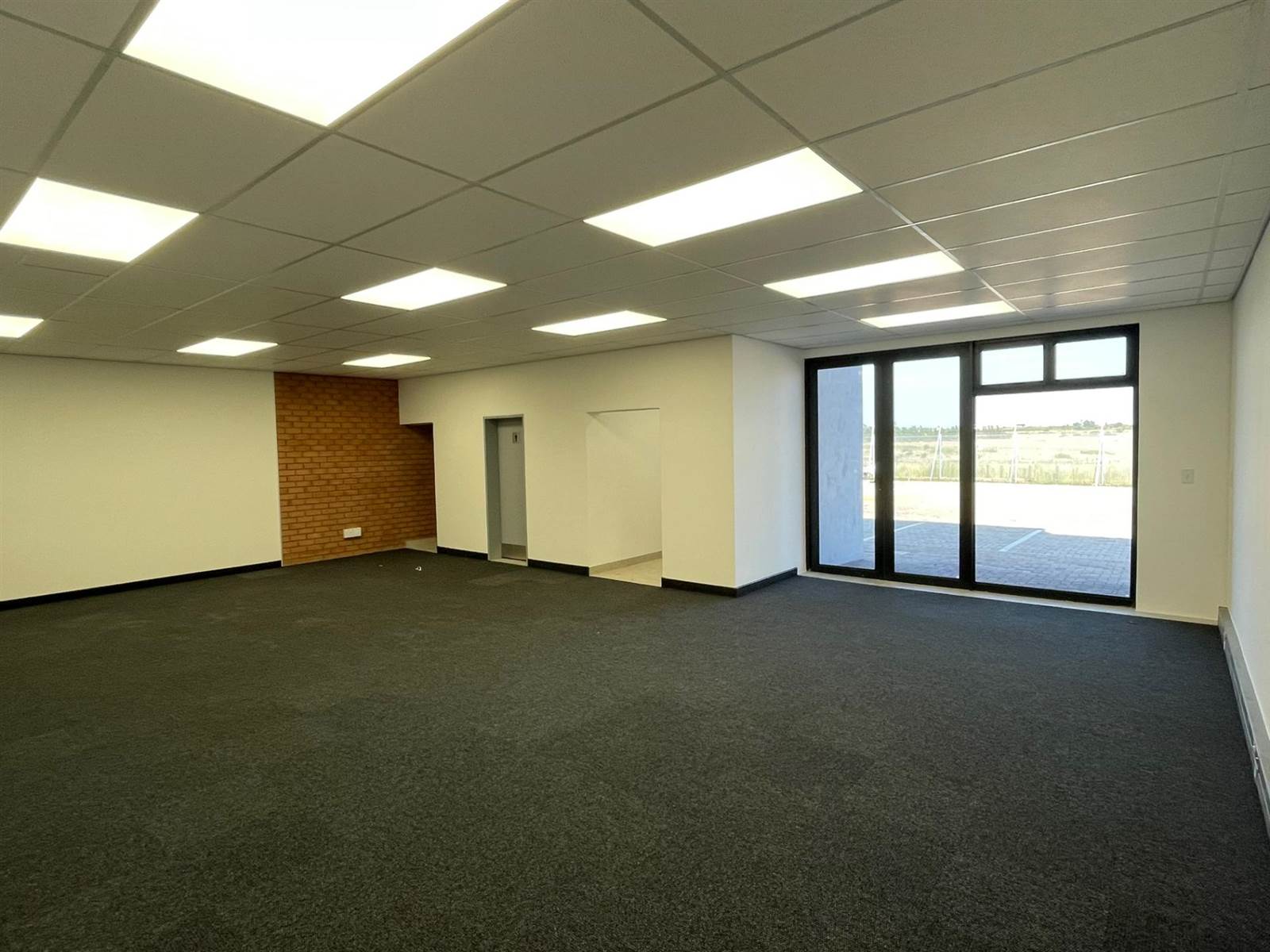 1315  m² Industrial space in Clayville photo number 4