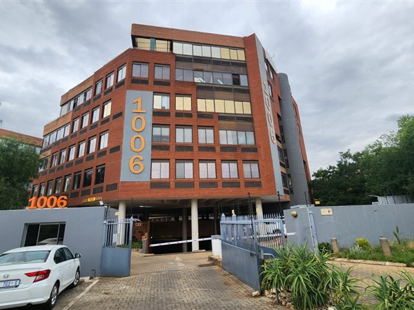 1041  m² Commercial space