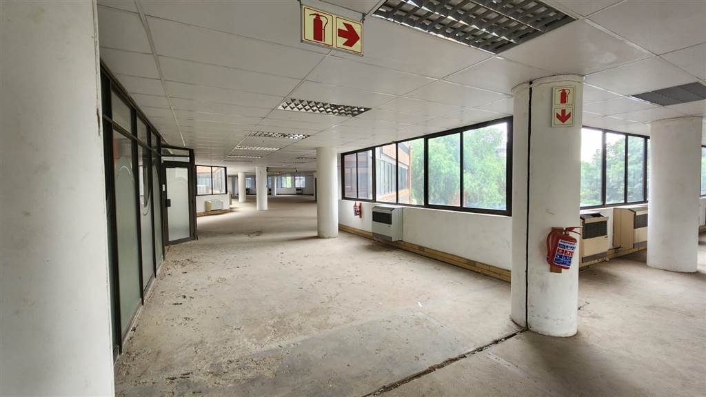 1041  m² Commercial space in Centurion CBD photo number 16