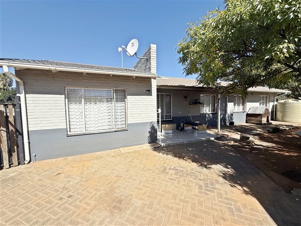 3 Bedroom House 3 Bedroom House