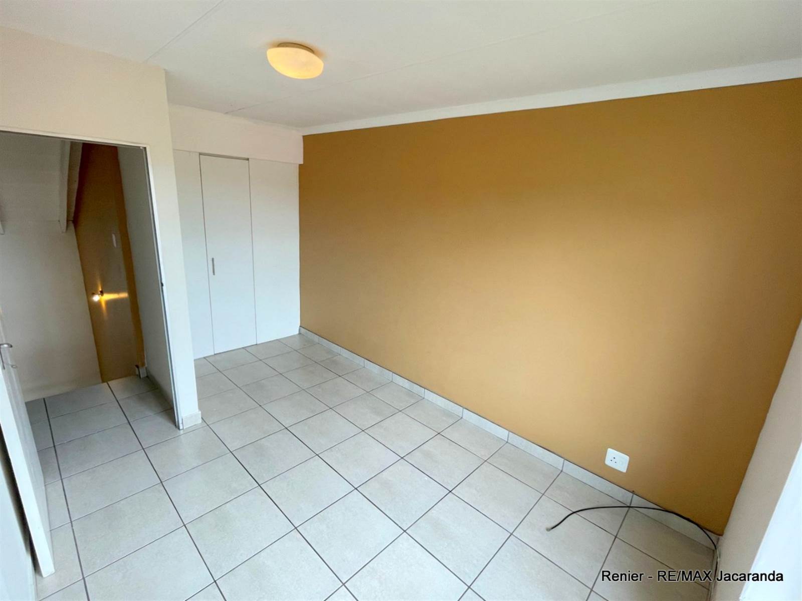 2 Bed Apartment in Hazeldean (Silverlakes Surroundings) photo number 24