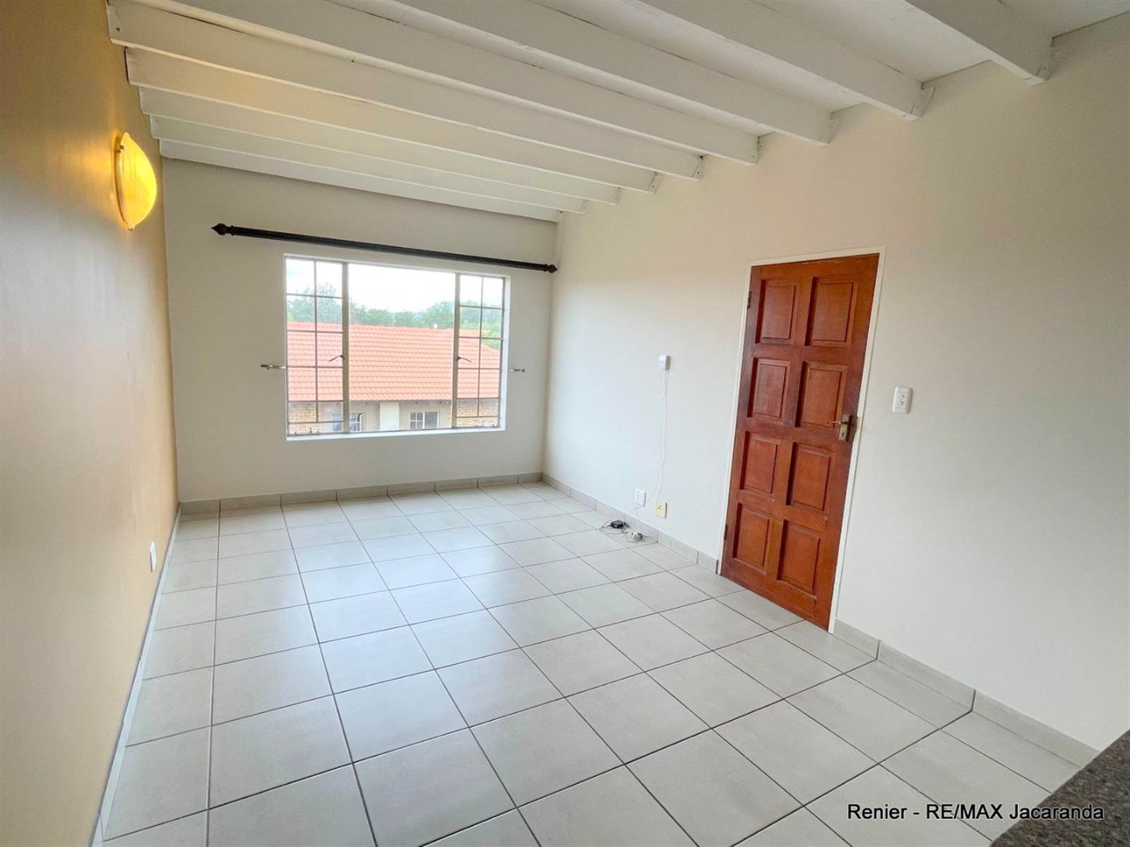 2 Bed Apartment in Hazeldean (Silverlakes Surroundings) photo number 13