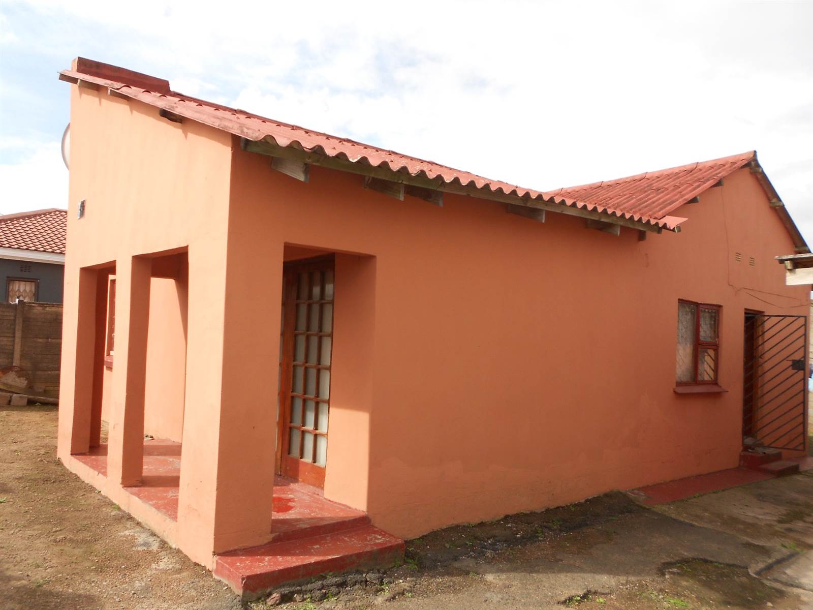 3 Bed House in Mdantsane photo number 3