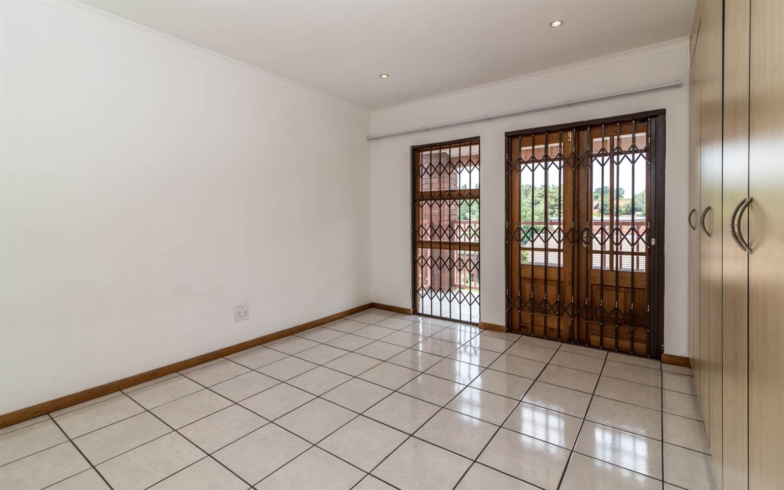 4 Bed House in Douglasdale photo number 24