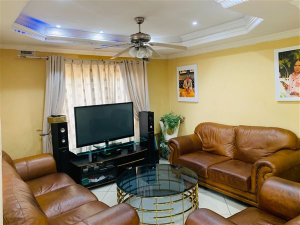 3 Bedroom Apartment 3 Bedroom Apartment