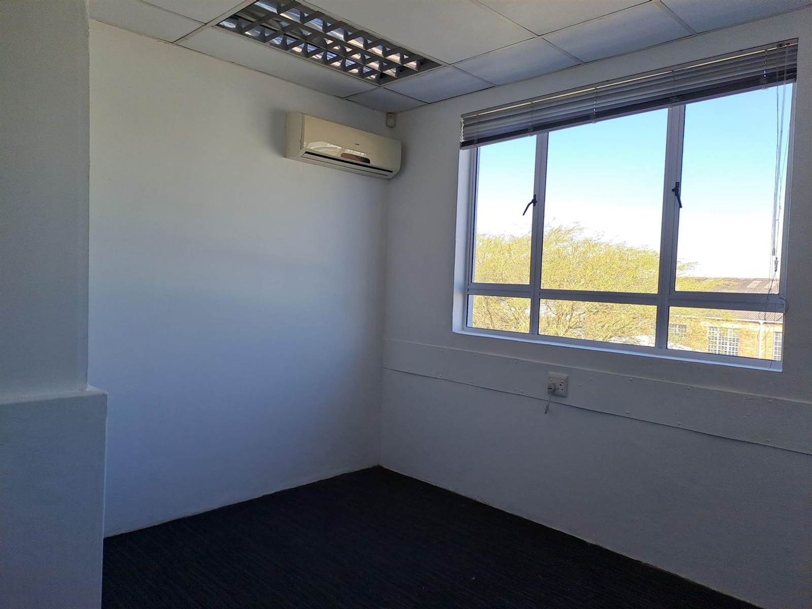 243  m² Commercial space in Pinetown Central photo number 6