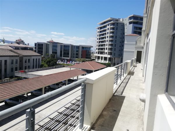 402  m² Office Space in Century City