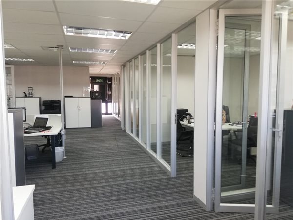 402  m² Office Space