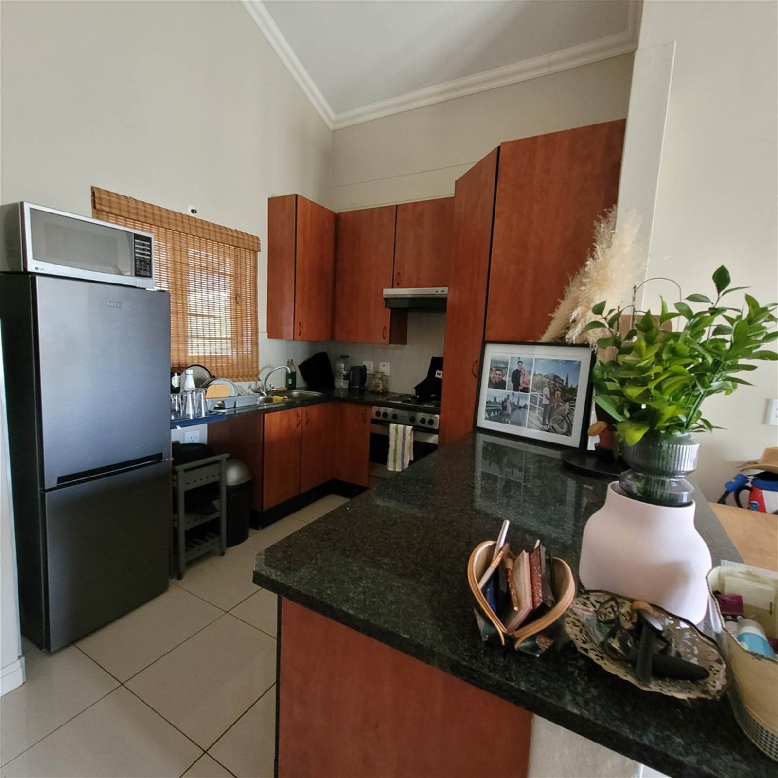 1 Bed Apartment in Parktown North photo number 7