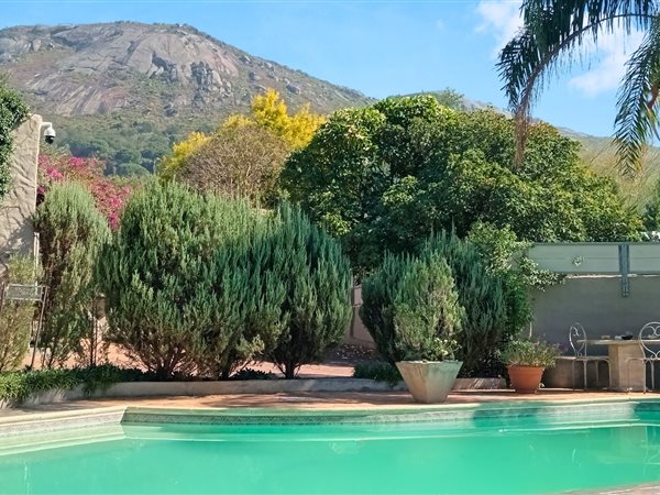 7 Bed House in Paarl