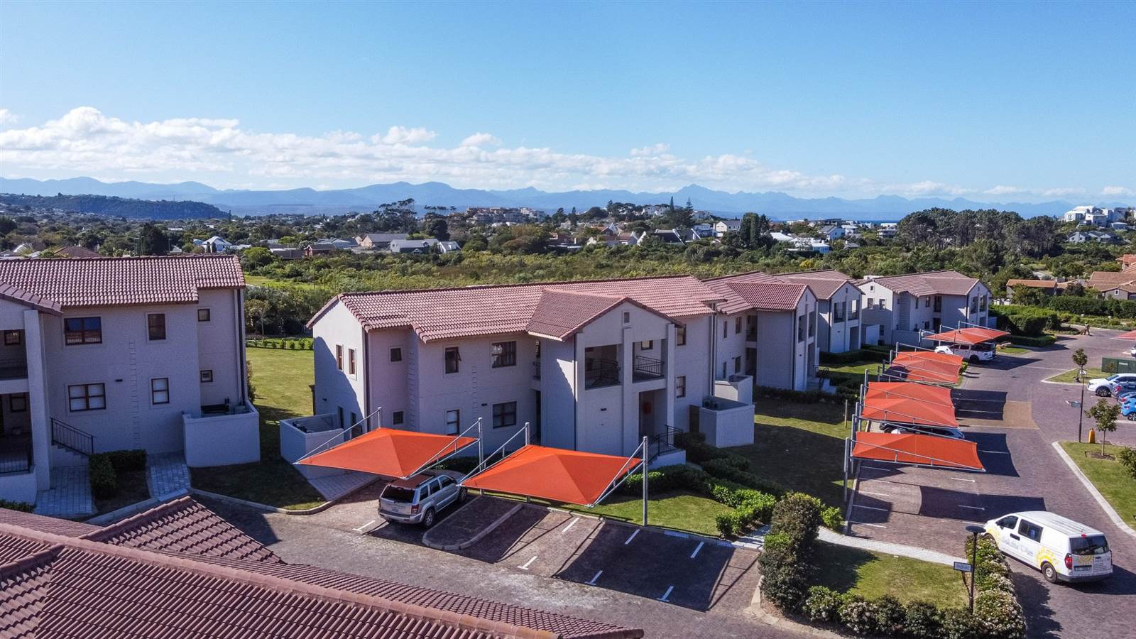 2 Bed Apartment in Plettenberg Bay photo number 14