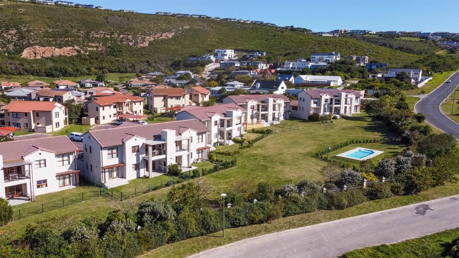 2 Bed Apartment in Plettenberg Bay photo number 15