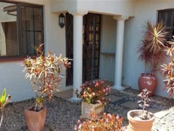 2 Bed Garden Cottage in Waterfall