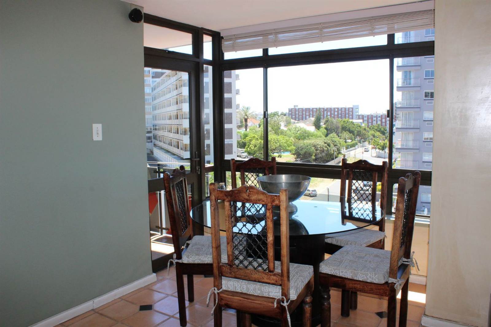 2 Bed Apartment in Green Point photo number 6