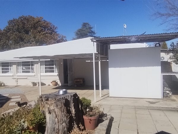 4 Bedroom House 4 Bedroom House
