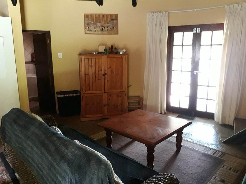 2 Bed Townhouse in Umtentweni photo number 5