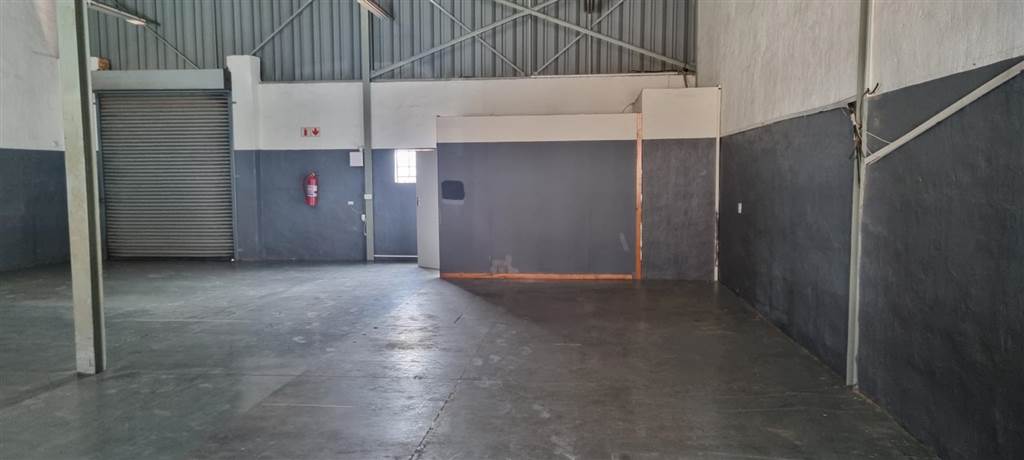 206  m² Industrial space in Silverton photo number 2