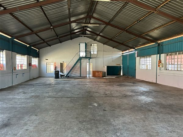 590  m² Industrial space