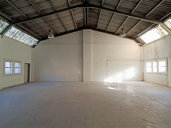 389  m² Industrial space in Montague Gardens