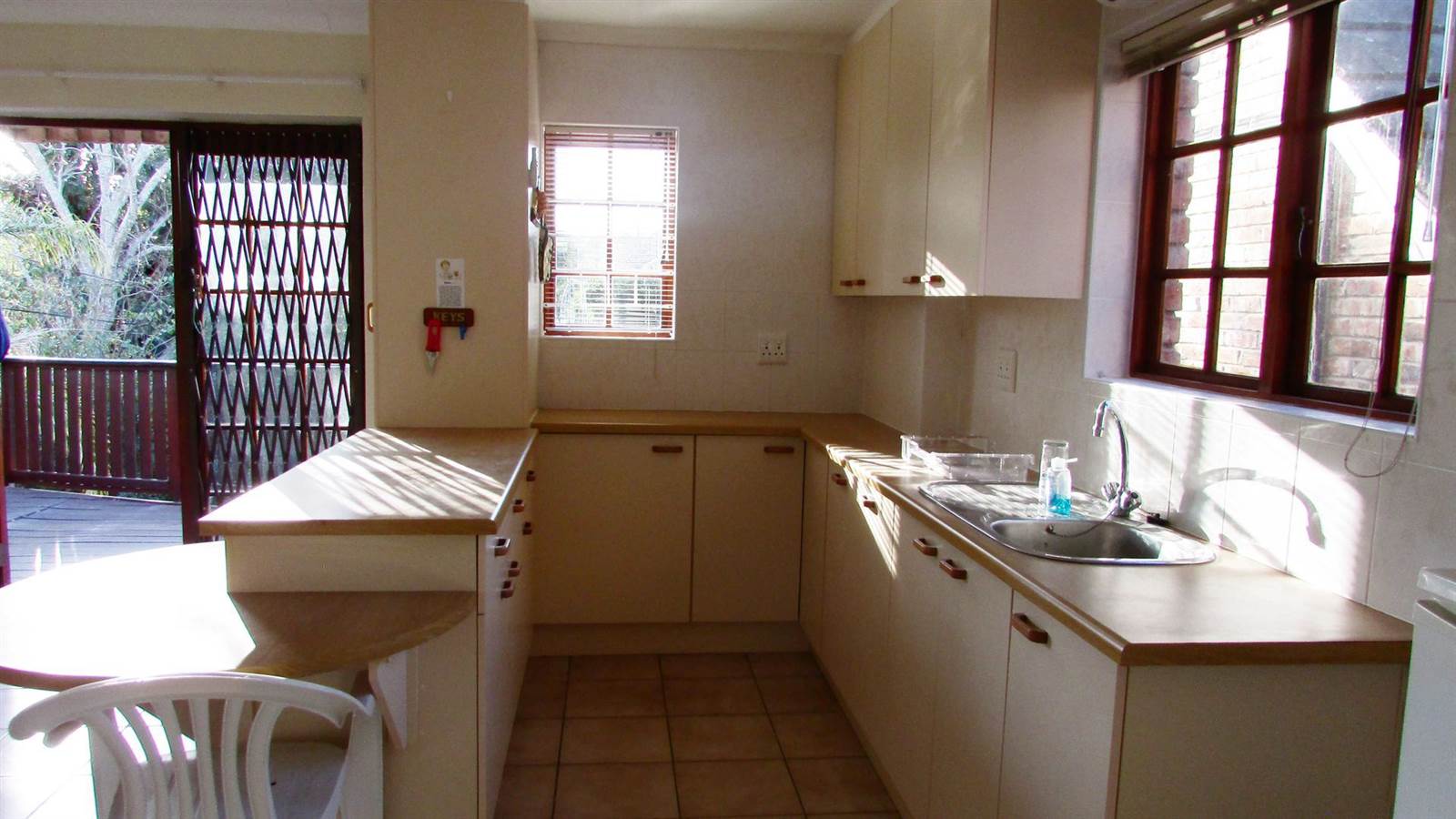 4 Bed House in Walmer photo number 27