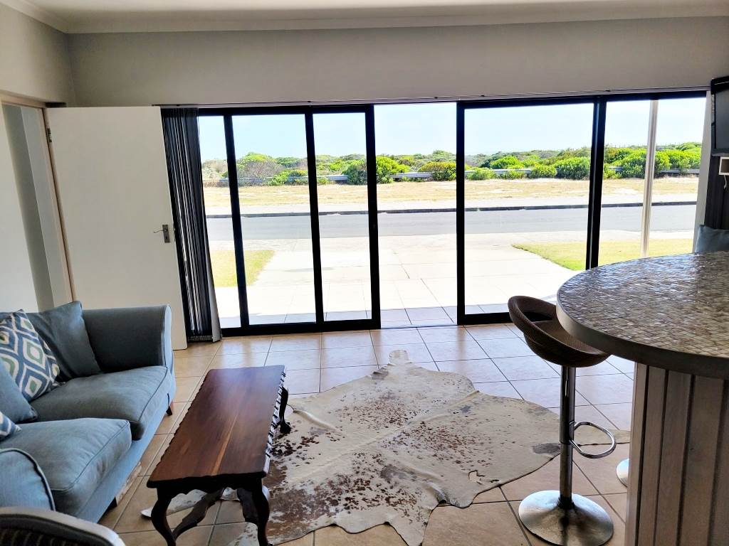 3 Bed House in Struisbaai photo number 9