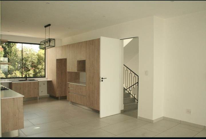 2 Bed Apartment in Observatory photo number 4