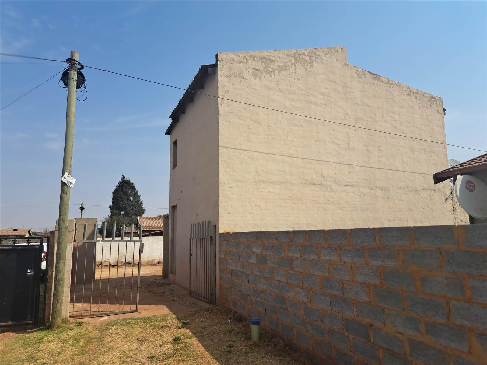6 Bed House in Roodekop photo number 1