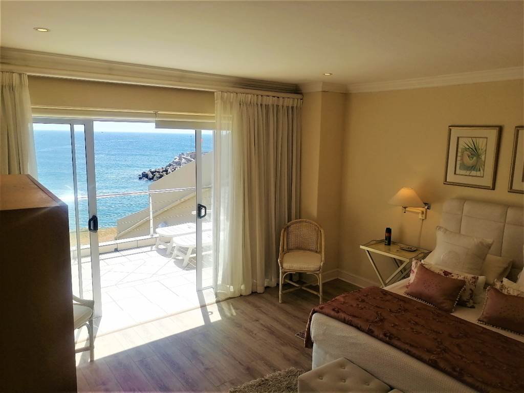 4 Bed Apartment in St Francis Bay photo number 12